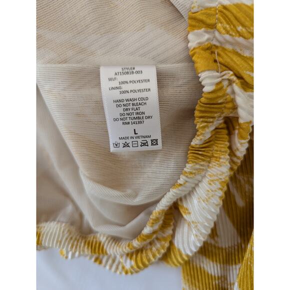 ASTR The Label Faux Wrap Cross Over Blouse Cropped Size L Mustard Yellow Crinkle - Picture 6 of 8